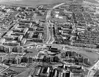 847381 Luchtfoto van de aanleg van de sneltramlijn Utrecht-IJsselstein in de omgeving van de Planetenbaan te ...